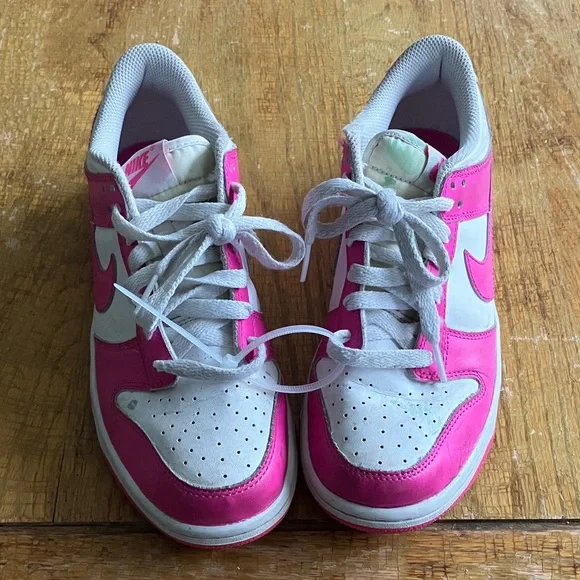 Nike Fuchsia and White Low-Top Sneakers - Picture 2 of 6